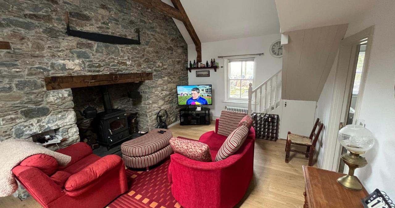 Newly Renovated Stone Cottage Located 2.5 Miles From Killarney Town Teernaboul Exterior foto