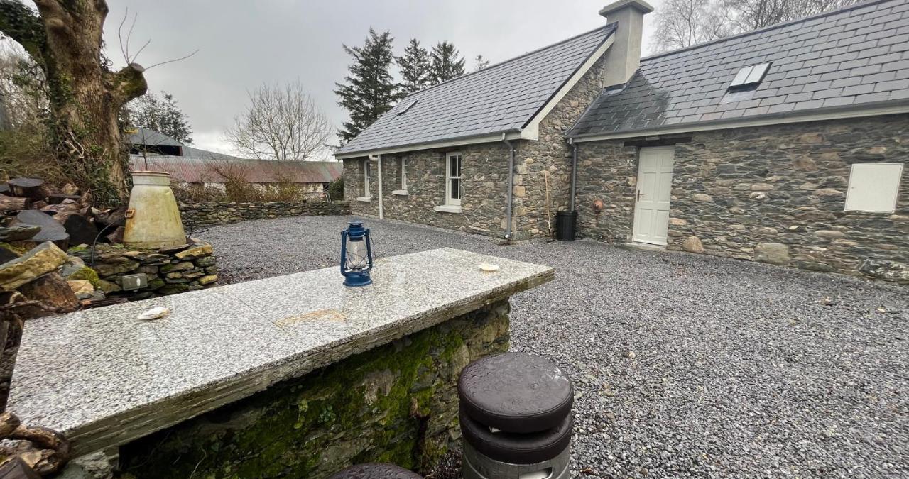 Newly Renovated Stone Cottage Located 2.5 Miles From Killarney Town Teernaboul Exterior foto